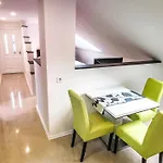 White 公寓 *