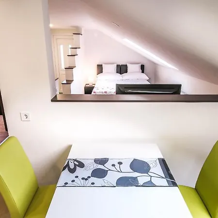 White * شيوفوك