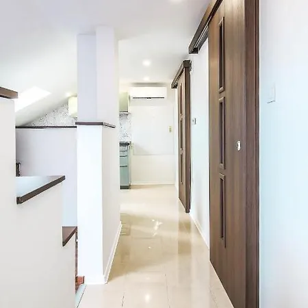 Apartament White