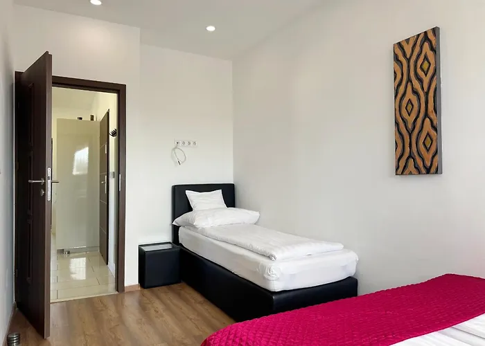 Apartament White *